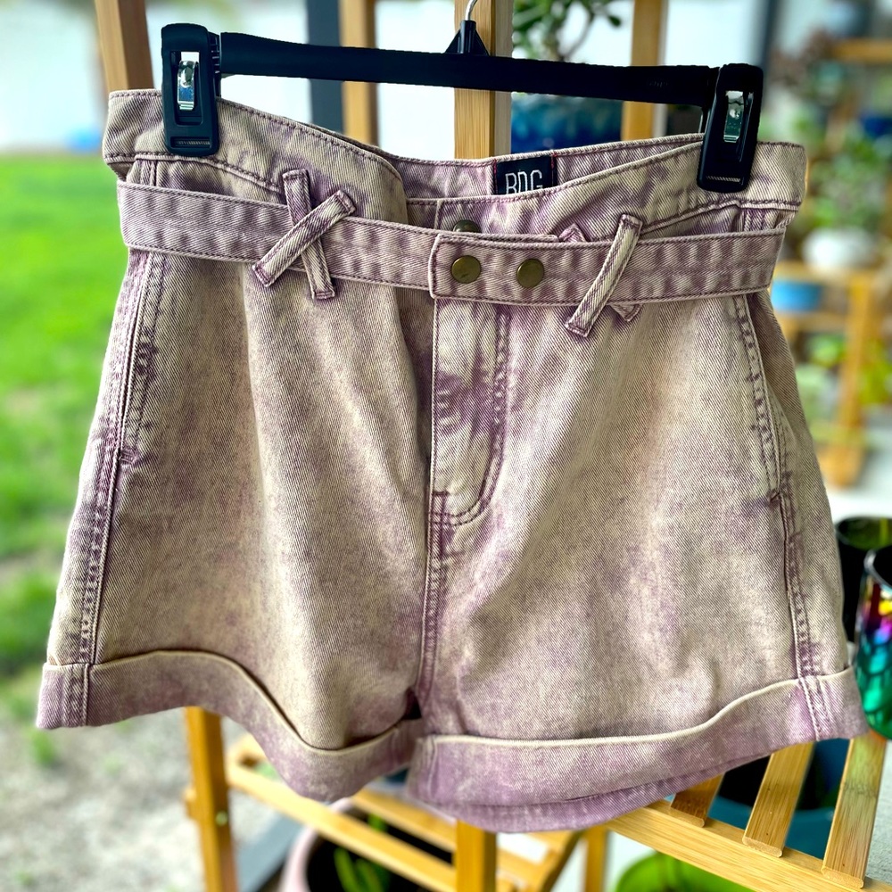 ☀️Urban Outfitters BDG High Waist Cora Mom Acid Wash Paperbag Shorts- 26